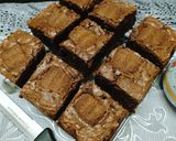 A picture of step 8 of Candi Biscuit Brownie 🤎🤎.