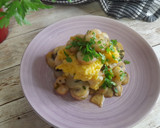 Foto del paso 3 de la receta: Huevos revueltos con setas y langostinos