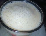 A picture of step 2 of Peach banana milk shake.