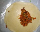 Foto langkah ke 4 dari resep Pastel isi wortel ayam.