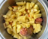 Foto del paso 3 de la receta: Patatas a la riojana (o sea con chorizo)