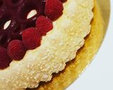Une image de l'étape 2 de Charlotte poire framboise.