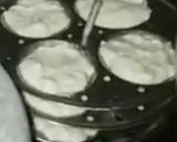 A picture of step 5 of Suji idli.