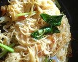 Foto langkah ke 7 dari resep Tumis Mie basah pedas.