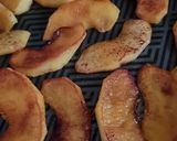 Foto del paso 3 de la receta: Manzana al azafrán 🍎 Manzana tibia y cremosa con canela y azafrán en aceite de coco 🥥 Low carb