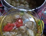 Foto langkah ke 5 dari resep Sop tulang dengkul sapi dan baso.