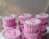 Foto langkah ke 6 dari resep Homemade Dragon Fruit Ice Cream.