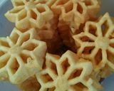 Foto langkah ke 5 dari resep Kembang Goyang / Loyang (Resep Mudah dan Simpel).