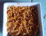 Foto langkah ke 2 dari resep Sandwich Mie Goreng.