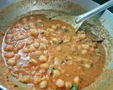 A picture of step 5 of Chole -puri.
