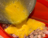 Foto del paso 2 de la receta: Tortilla francesa de atún y cebolla en Lékué Omelette al microondas