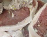 Foto del paso 1 de la receta: Chuletas de Cerdo Encebollado!