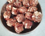 A picture of step 4 of Stuffed Rava Atta Modak Cookies.