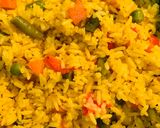 Foto del paso 1 de la receta: Arroz a la jardinera con hamburguesas de pollo y ensalada 🥗