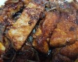 A picture of step 7 of Chinese Style Onion Pork Chop with sweet soya sauce甜豉油洋蔥豬扒.