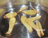 A picture of step 6 of Korean-Style Potato and Pork Rib Soup.