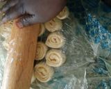 A picture of step 14 of Potatoe swirl bread/burger.