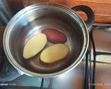 Foto del paso 1 de la receta: Tomaticán con papas rústicas al romero