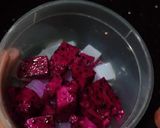 Foto langkah ke 2 dari resep Buah Naga X Yakult.