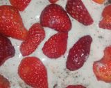 Foto del passaggio 5 della ricetta Mini Cheesecake Pan di Fragole e Cioccolato fondente al cucchiaio