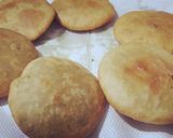 तुरीच्या ओल्या हिरव्या दाण्यांची कणकेच्या कचोरी (turiche herve dananchi kachori recipe in marathi) रेसिपी स्टेप 8 फोटो 