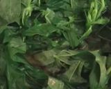 Foto langkah ke 2 dari resep Lalap Daun Singkong dan Daun Pepaya Rebus.