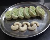 કાજુ પીસ્તા રોલ (Kaju Pista Roll Recipe In Gujarati) રેસીપી સ્ટેપ7ફોટો