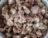 Foto langkah ke 1 dari resep Tetelan Daging Sapi Bumbu Kecap Pedas.
