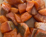 Foto del paso 1 de la receta: Brochetas de salmón y piña