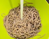 Dried Anchovy XO Sauce Fried Buckwheat Noodles 小魚干XO醬炒蕎麥麵[溪和水產]的食譜步驟2照片