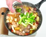 東販小食堂：燉雞的食譜步驟12照片