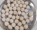 A picture of step 3 of Coconut laddu.