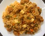A picture of step 4 of Veg Soya chunk paneer pulav.