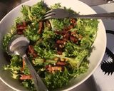 Une image de l'étape 6 de Frisée aux lardons et pignons de pin sauce balsamique.