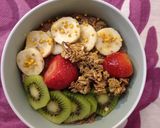 Kakaós zabkása gyümölcsökkel, granolával, mézzel és virágporral recept fázis 1 fotója