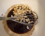 Foto del paso 2 de la receta: Ensalada de durazno y cacahuates con vinagreta balsámica