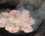 Foto del paso 2 de la receta: Chuletas de cerdo al disco