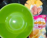 Hình bước làm 1 của món Pancakes mặn nhân xúc xích phô mai