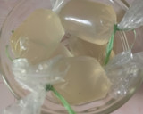 Foto langkah ke 2 dari resep Bola air kelapa isian mochi.