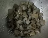 Foto langkah ke 1 dari resep Gulai Kikil Nangka Muda.