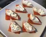 Une image de l'étape 6 de Mille feuilles pastèque /melon jaune au jambon cru et brousse corse.