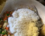 Foto langkah ke 5 dari resep Nasi Goreng Hongkong.