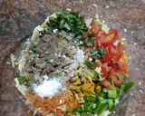 A picture of step 2 of Oats chila.