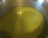 Sajtos brokkolikrémleves recept fázis 2 fotója