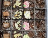 Foto langkah ke 5 dari resep Brownie Rocky Road.