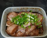 Foto langkah ke 2 dari resep Scallion Chicken.