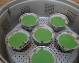 Foto langkah ke 5 dari resep Bolu kukus pandan 2 telur.