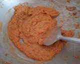 A picture of step 2 of Ragi mung dal ladoo.