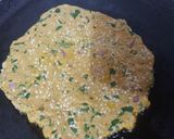 A picture of step 2 of Bajra Methi Talipeeth.