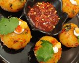 A picture of step 6 of Spicy semolina stuffed pops.